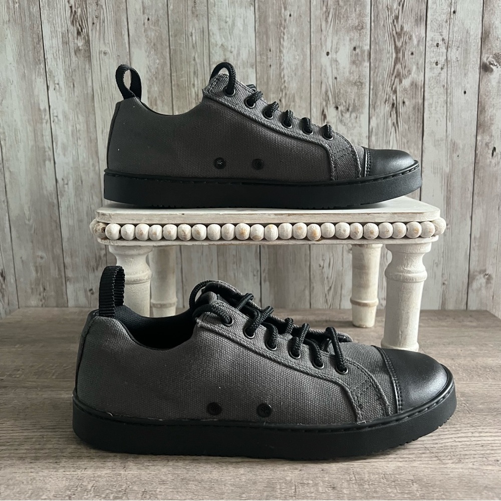 Woobies Mod-1 Canvas Slip Resistant Grey Sneakers Unisex Womens 6.5, Mens 5
